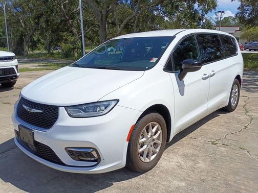 Bright White Clearcoat 2025 Chrysler Pacifica L