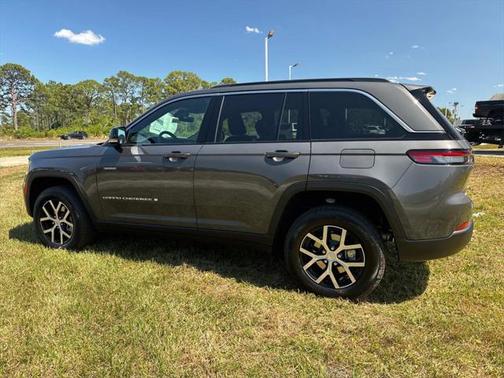 2025 Jeep Grand Cherokee Limited X
