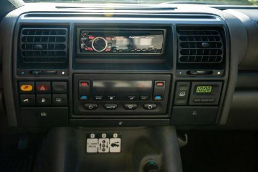2000 Land Rover Discovery S