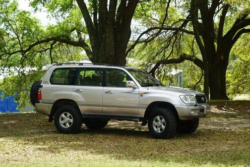 1999 Toyota Land Cruiser Base (A4)