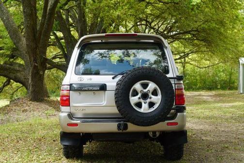 1999 Toyota Land Cruiser Base (A4)