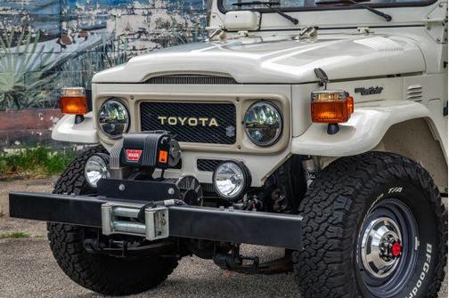 White 1980 Toyota Land Cruiser FJ40