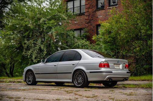 2000 BMW M5