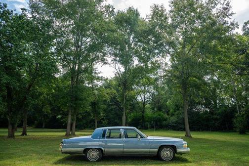 1991 Cadillac Brougham 