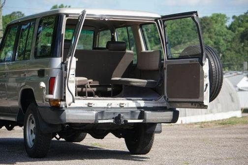 Silver 1992 Toyota Land Cruiser RJ77