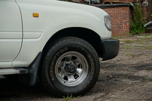 White 1997 Toyota Land Cruiser FZJ80