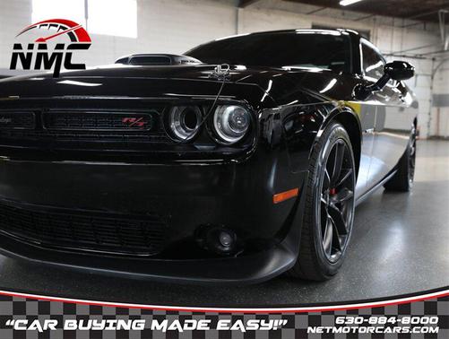 Pitch Black Clearcoat 2020 Dodge Challenger R/T