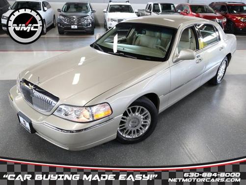 2011 Lincoln Town Car Signature