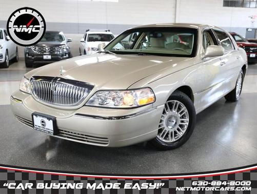 2011 Lincoln Town Car Signature