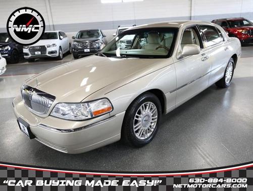 2011 Lincoln Town Car Signature