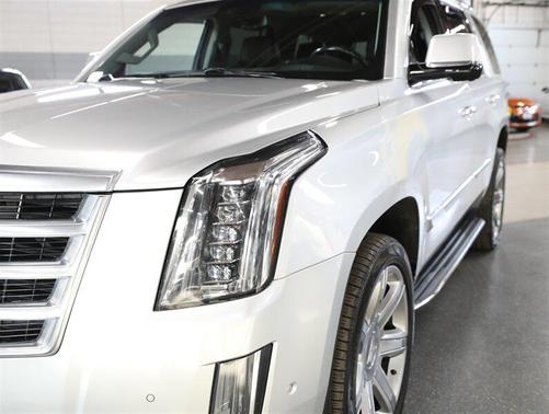 Radiant Silver Metallic 2020 Cadillac Escalade Luxury