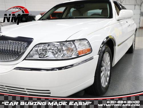 2003 Lincoln Town Car Executive