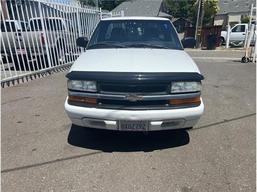 2001 Chevrolet S-10 Base
