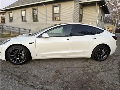2022 Tesla Model 3 Standard Range