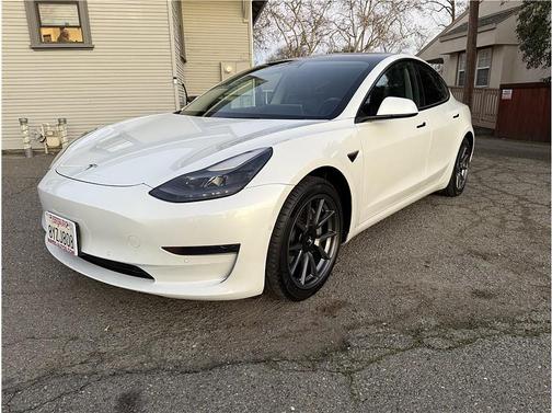 2022 Tesla Model 3 Standard Range