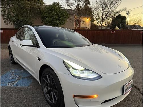 2022 Tesla Model 3 Standard Range