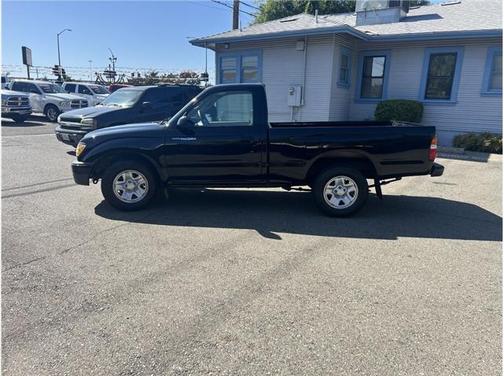 2004 Toyota Tacoma Base