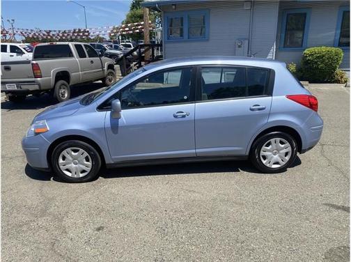 2011 Nissan Versa 1.8 S
