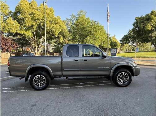 Gray 2004 Toyota Tundra SR5