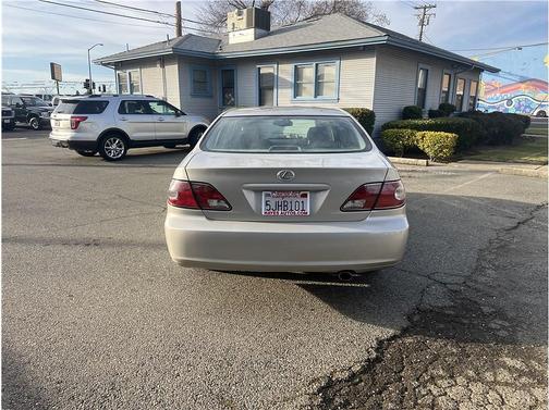 2004 Lexus ES 330 Base