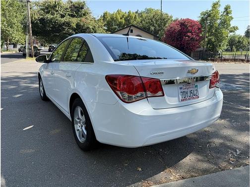 White 2014 Chevrolet Cruze 1LT