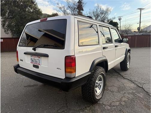 1998 Jeep Cherokee Sport 4WD