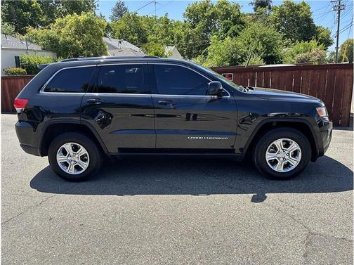 Black 2016 Jeep Grand Cherokee Laredo