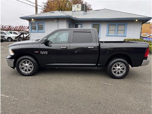 2017 RAM 1500 SLT