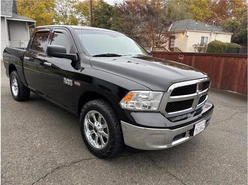 2017 RAM 1500 SLT