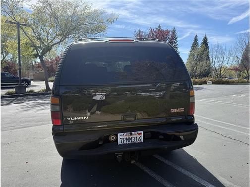 2004 GMC Yukon Denali