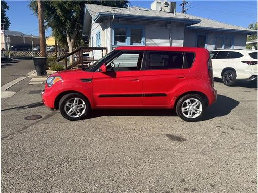 2010 Kia Soul +