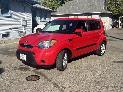 2010 Kia Soul +