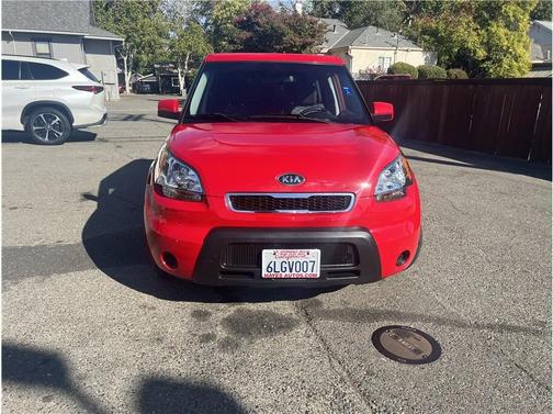2010 Kia Soul +
