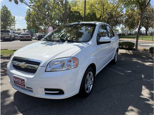 White 2011 Chevrolet Aveo LT