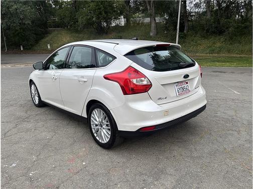 White Platinum Metallic Tri-Coat 2013 Ford Focus Titanium