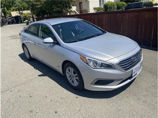 2017 Hyundai SONATA SE