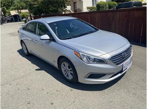 2017 Hyundai SONATA SE