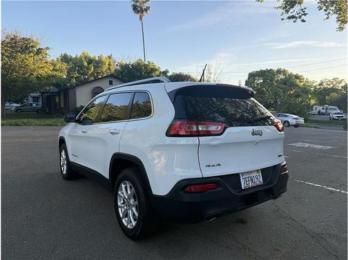 White 2014 Jeep Cherokee Sport