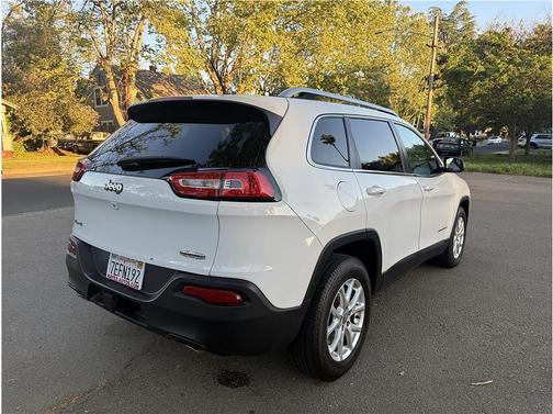 White 2014 Jeep Cherokee Sport