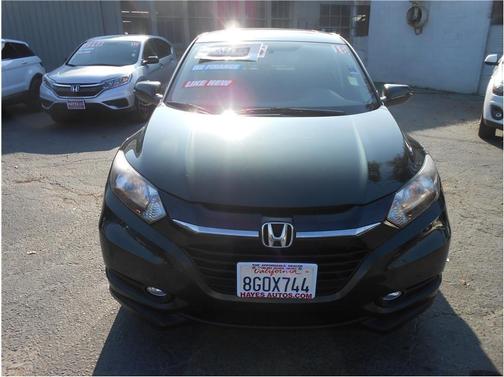 Photo 3 of 16 of 2018 Honda HR-V EX