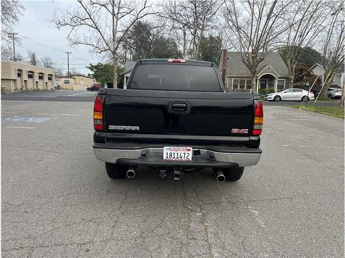 2006 GMC Sierra 1500 SL Crew Cab