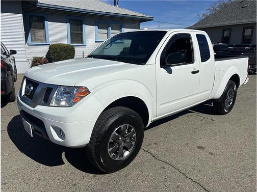 2016 Nissan Frontier Desert Runner
