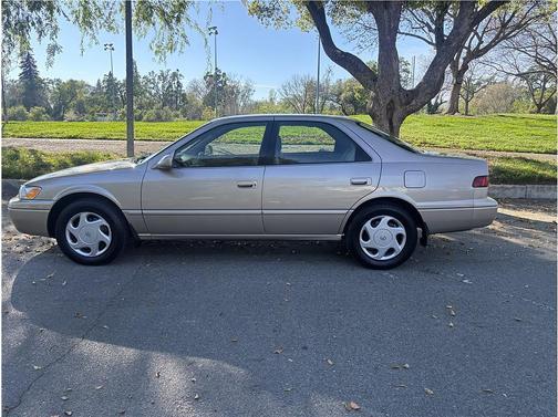 1998 Toyota Camry LE V6