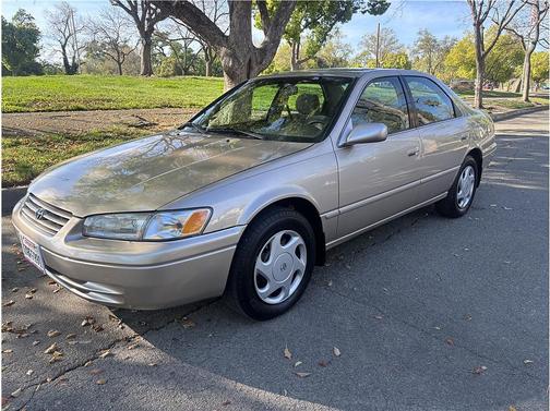 1998 Toyota Camry LE V6