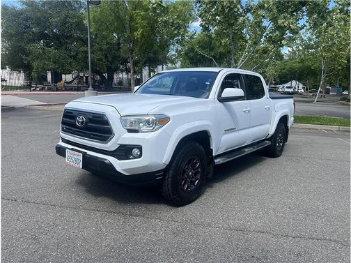 2017 Toyota Tacoma SR5