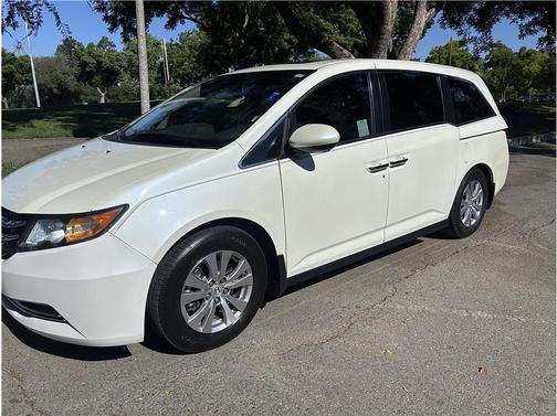 White 2016 Honda Odyssey EX-L
