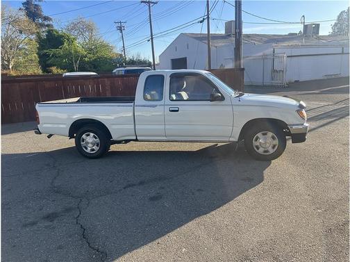 1996 Toyota Tacoma Base