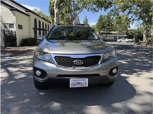 Gray 2012 Kia Sorento LX