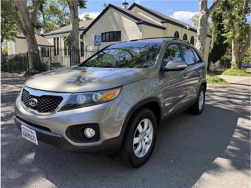 Gray 2012 Kia Sorento LX