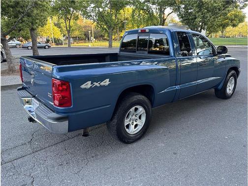 2005 Dodge Dakota SLT Club Cab